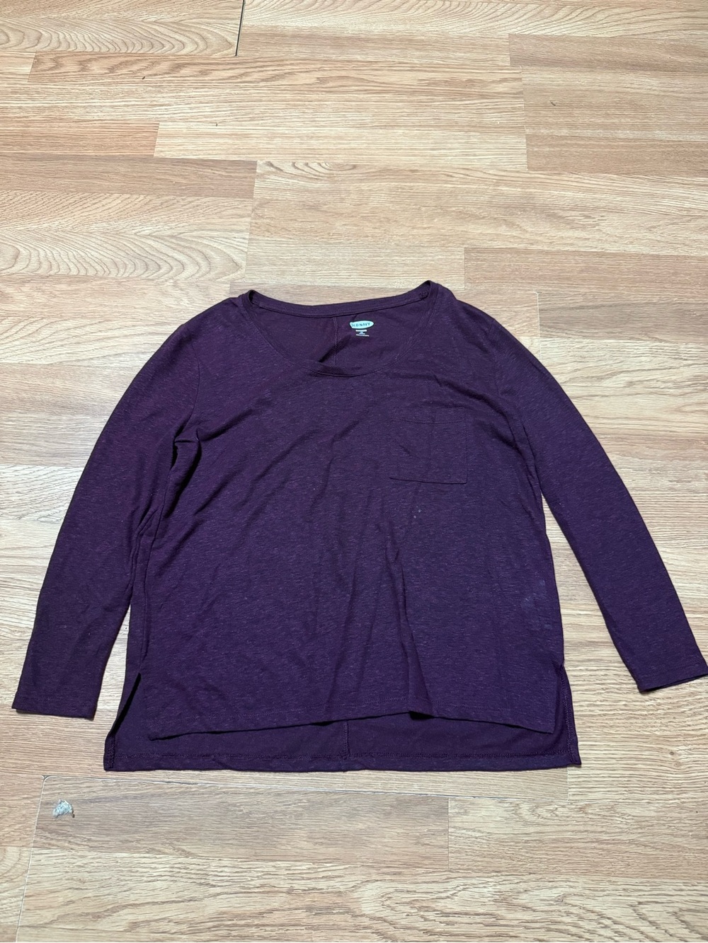 Old Navy Women's Long Sleeve V-Neck Top in Plum
